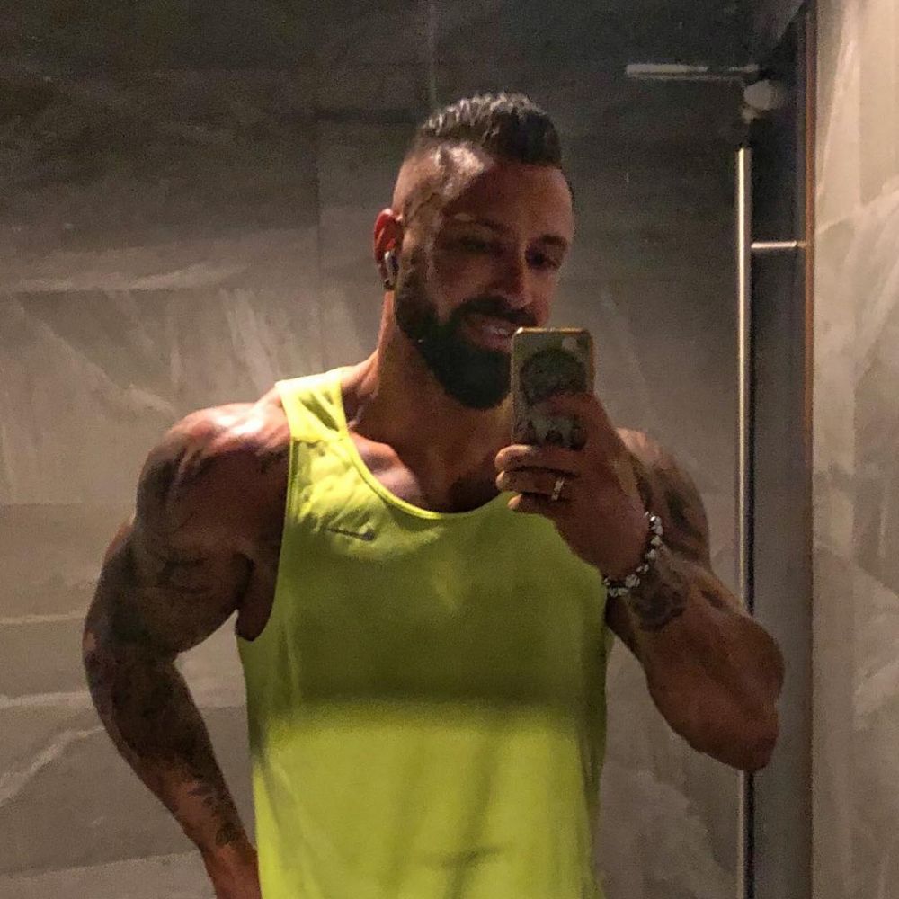 Transformasi mantan pemain AC Milan kini jadi binaragawan