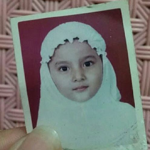 9 Pesona Nabila Zavira tampil berhijab, anggun banget