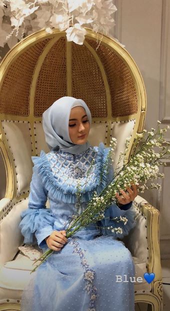 9 Pesona Nabila Zavira tampil berhijab, anggun banget