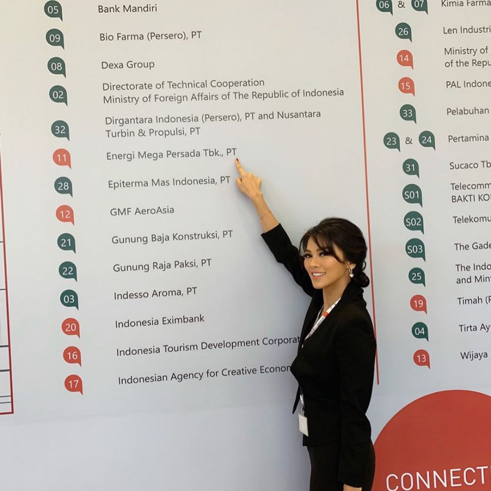 9 Gaya Adinda Bakrie jadi direktur perusahaan minyak, elegan