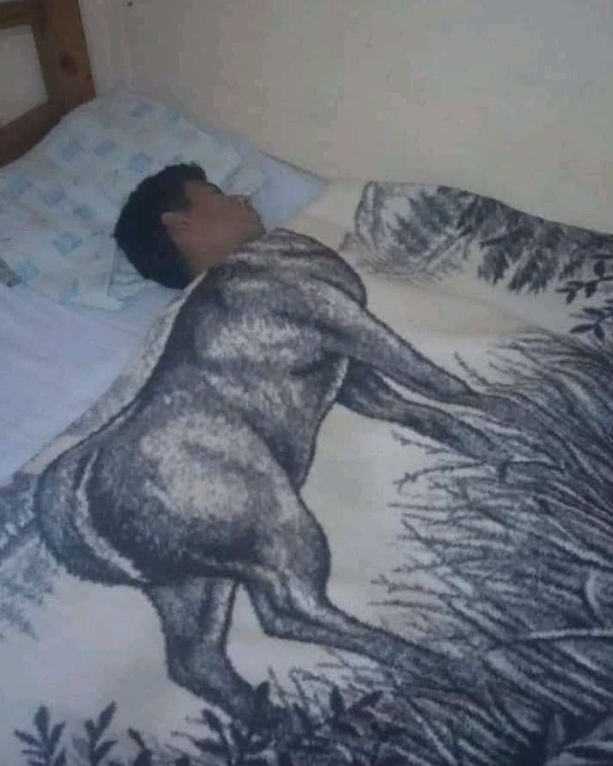 10 Kelakuan konyol cowok ini lucunya bikin tepuk jidat