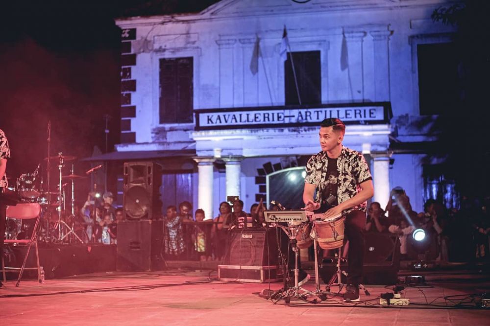 10 Potret Dory, pemain kendang Didi Kempot yang curi perhatian