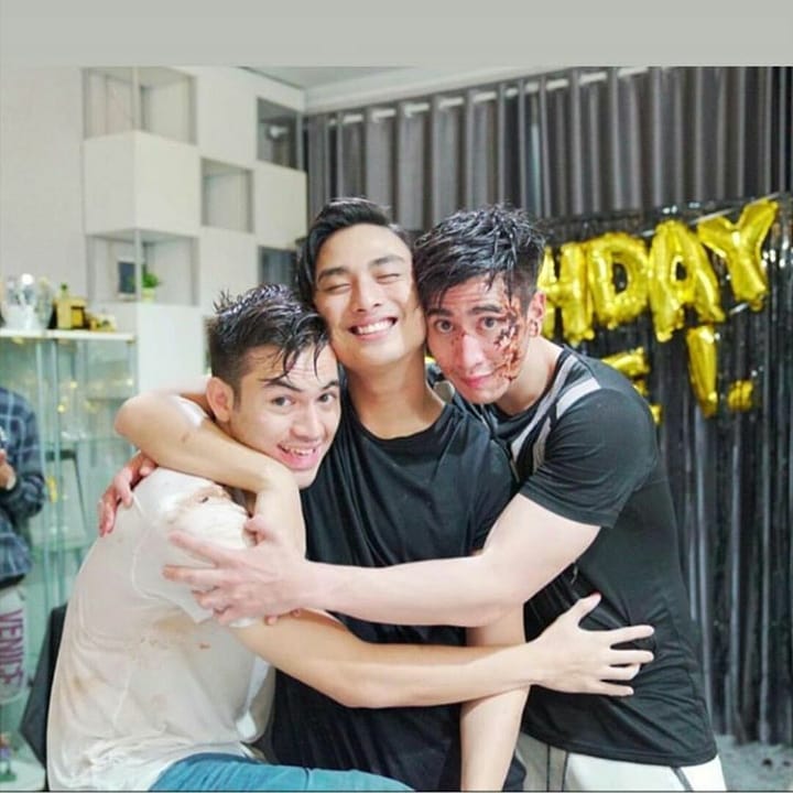 10 Momen meriah ultah ke-23 Verrell Bramasta, diberi kejutan ular