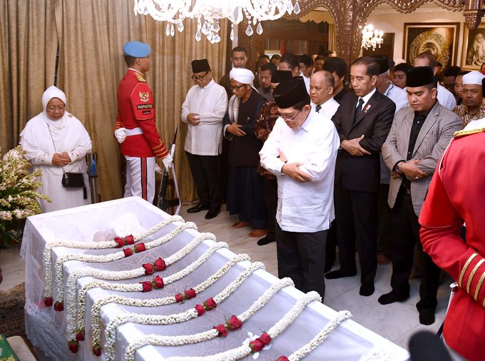 8 Momen pemakaman BJ Habibie di TMP Kalibata, penuh keharuan