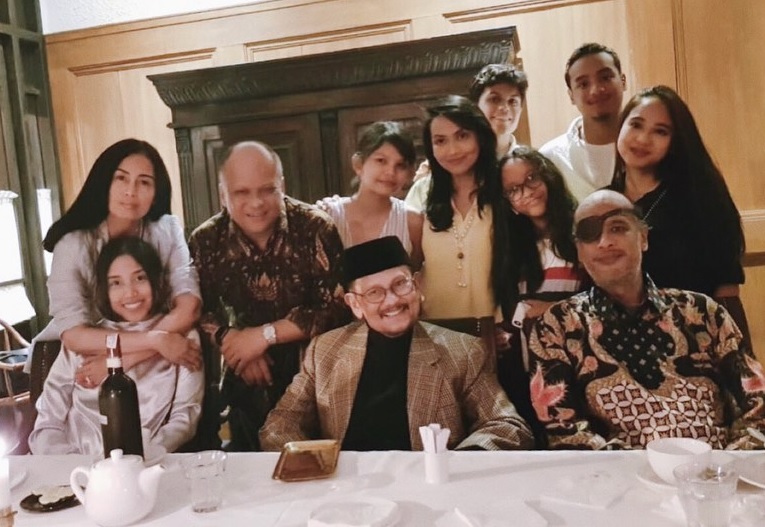 8 Potret Muhammad Pasha, cucu Habibie yang tekuni bidang dirgantara