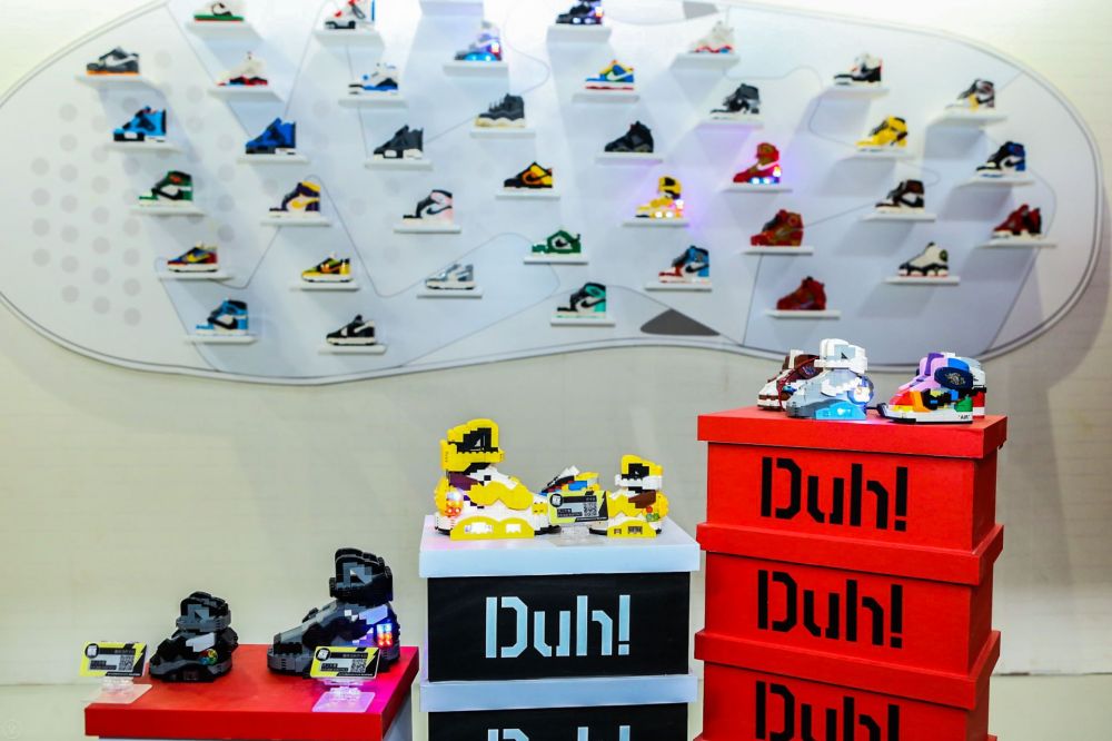 Sepatu Nike direplika pakai Lego, 7 fotonya keren banget