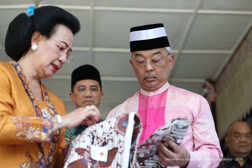 Bergelimang harta, 3 raja di dunia ini pilih hidup sederhana
