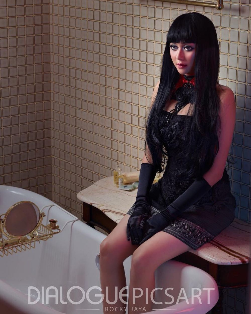 10 Seleb ini pemotretan di bathtub, posenya bikin susah kedip