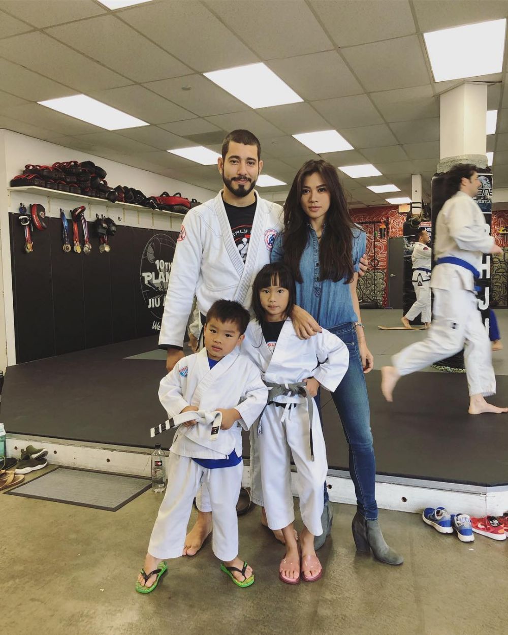 10 Potret kedekatan Adinda Bakrie & kekasih bulenya, romantis abis