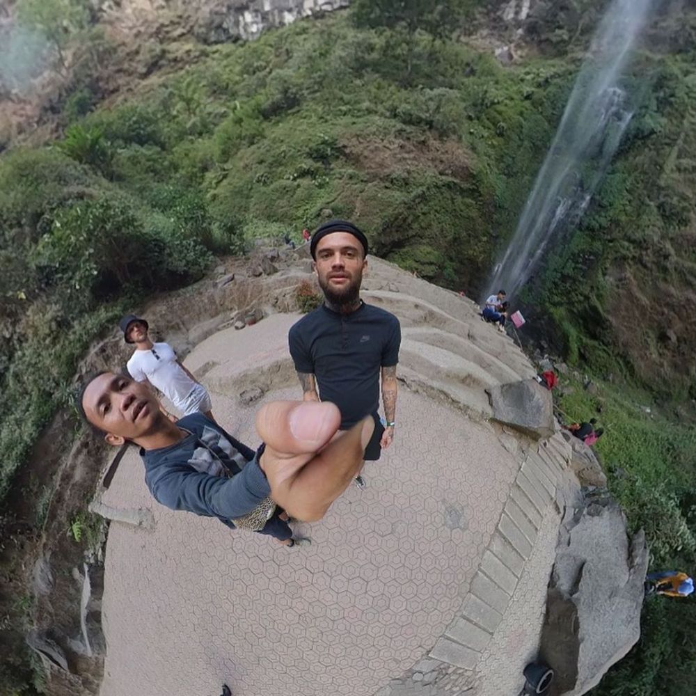 5 Potret babymoon Diego Michiels dan istrinya, gayanya disorot