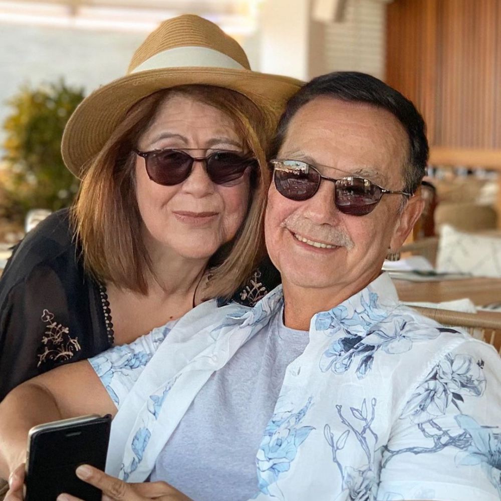 16 Tahun Bersama, Ini 7 momen mesra Gunawan dan istri