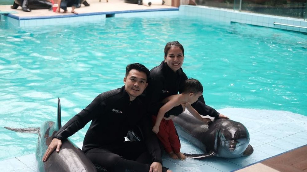 Momen babymoon 5 seleb ini simpel abis, ada yang ke kebun binatang