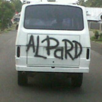 10 Coretan asal di mobil ini bikin pengen ketawa tapi kasihan