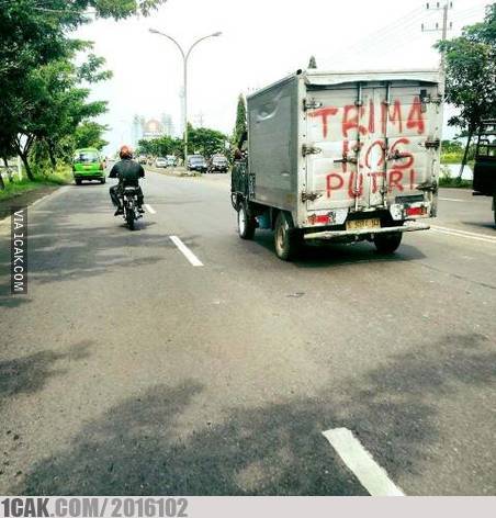 10 Coretan asal di mobil ini bikin pengen ketawa tapi kasihan