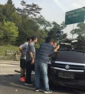 Mobil APV terguling di Tol Jagorawi, tiga orang tewas