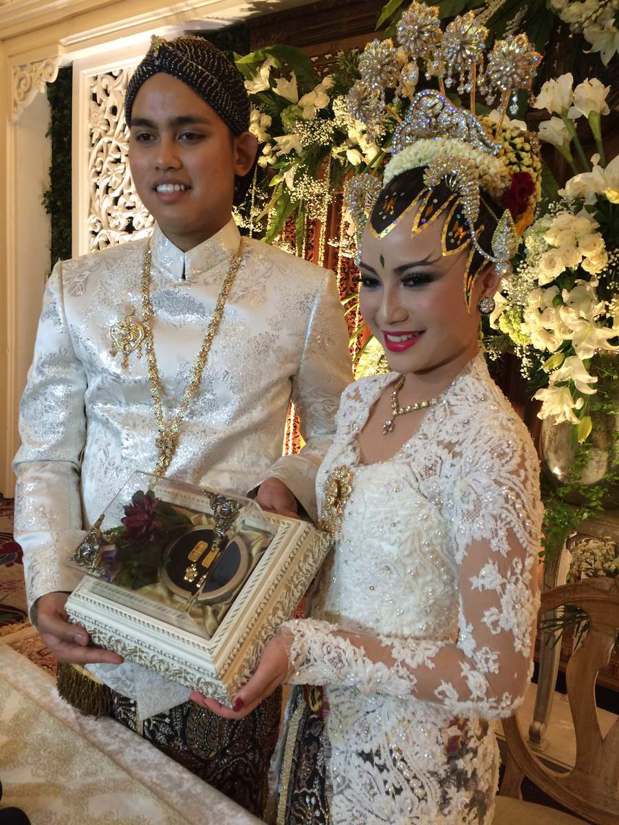 Perias Tienuk Riefki meninggal, ini 5 seleb yang pernah diriasnya