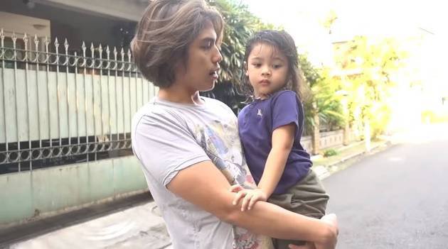 10 Momen El Rumi & Marsha Aruan momong anak Mulan Jameela, seru abis