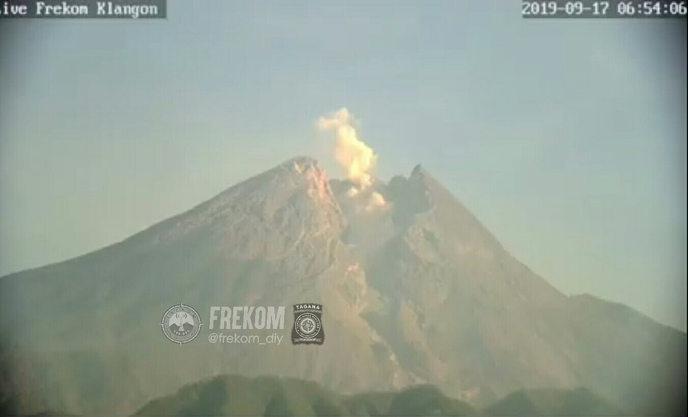 Gunung Merapi keluarkan awan panas guguran sejauh 1.100 meter