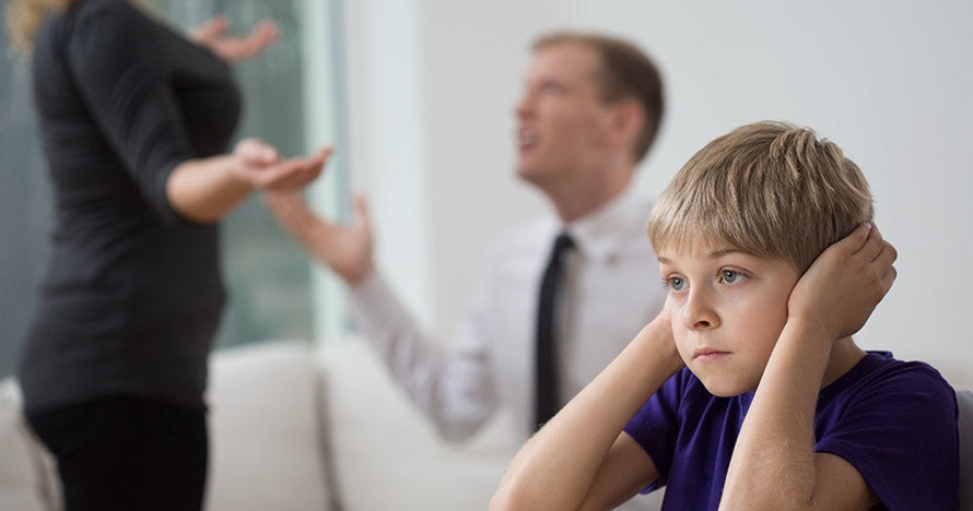 Tak disadari, 5 tingkah buruk orangtua ini pengaruhi psikologi anak