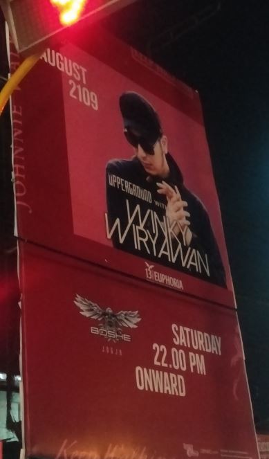 7 Baliho dan spanduk typo ini bikin pengguna jalan bingung