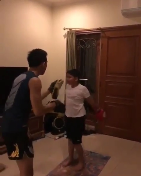 8 Potret penampakan rumah Cut Keke, ruang makan curi perhatian