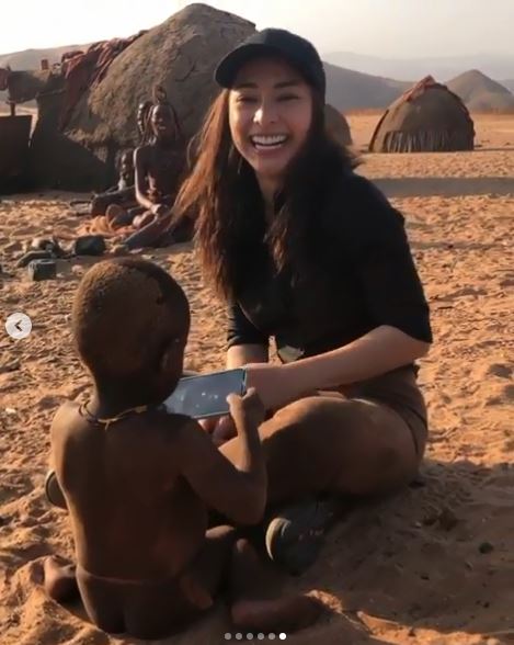 9 Momen Nikita Willy & pacar liburan ke Afrika, seru bareng anak suku