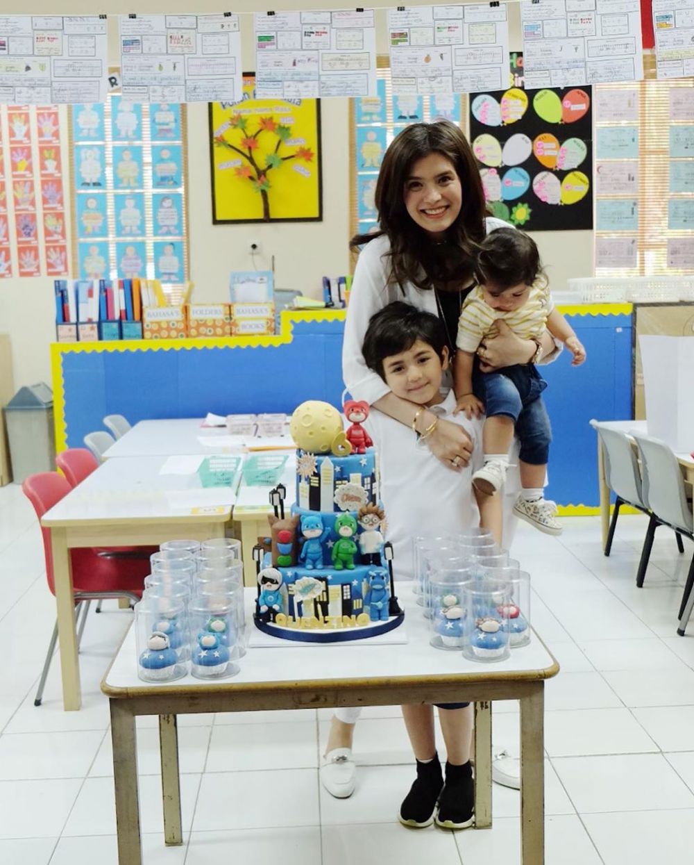 7 Potret meriah ultah anak Carissa Puteri, kuenya curi perhatian