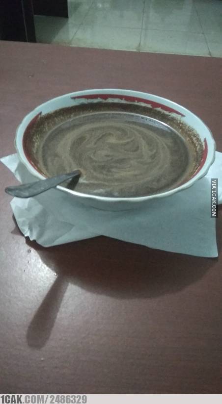 10 Cara kepepet makan dan minum ini bikin geleng kepala