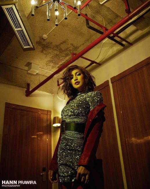 5 Pesona Jessica Iskandar pemotretan bergaya swag, glamor dan hype