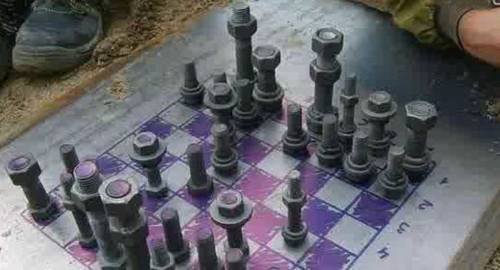 10 Permainan catur tak biasa ini absurd banget