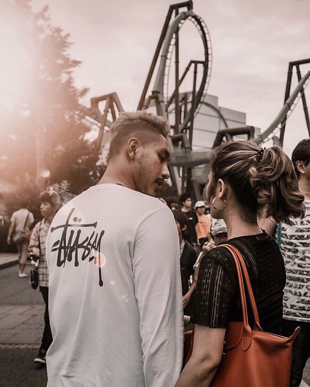 10 Potret bulan madu Siti Badriah & Krisjiana di Jepang, mesra abis