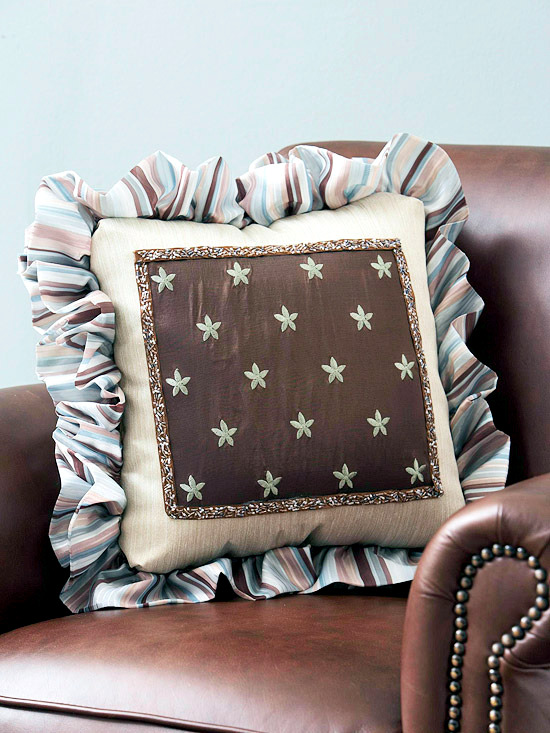 15 Inspirasi sarung bantal  sofa  dengan desain kekinian