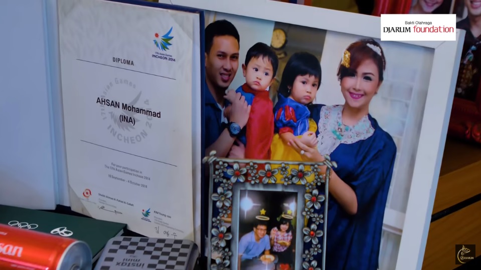 8 Potret rumah Mohammad Ahsan, koleksi medali jadi sorotan