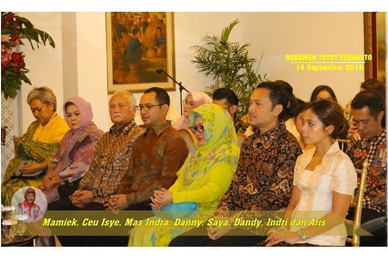 10 Potret lamaran mantan suami Lulu Tobing dengan gadis Makassar