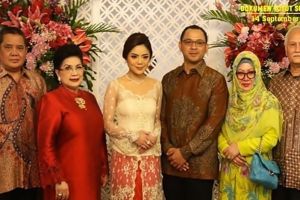 10 Potret lamaran mantan suami Lulu Tobing dengan gadis Makassar