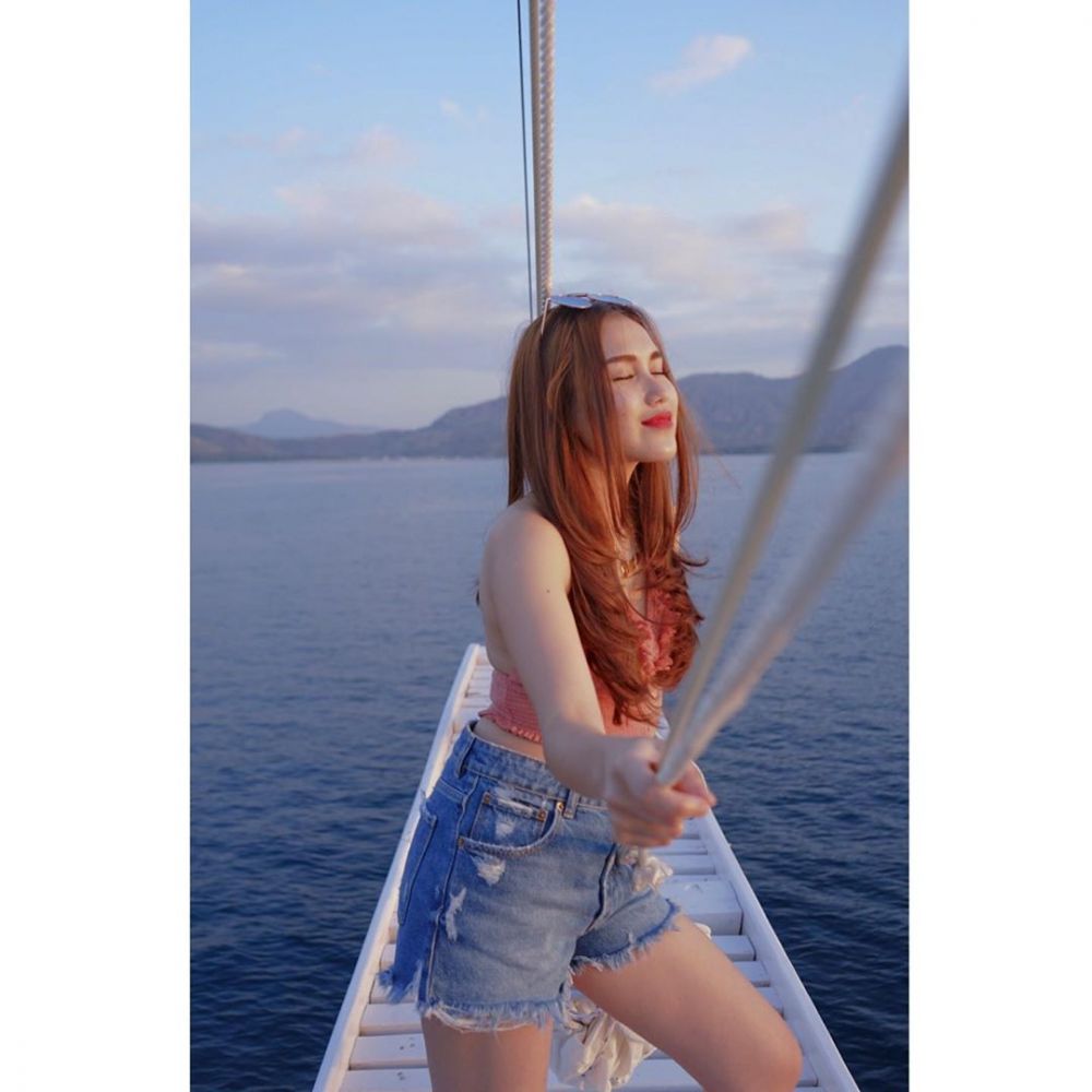 Sering pakai hotpants, 8 gaya Ayu Ting Ting ini bikin salah fokus