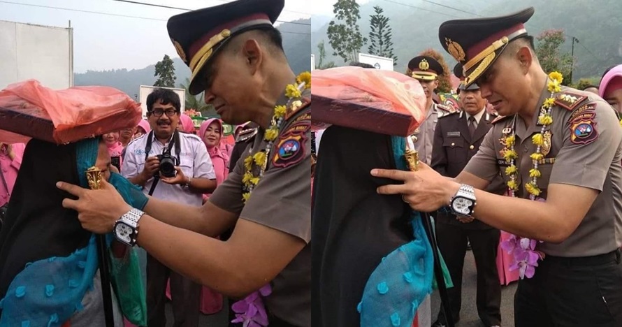 Viral kisah haru perpisahan Kapolres dan gadis penjual onde-onde