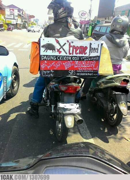 10 Tulisan lucu di gerobak jualan bikin nyengir, menggelitik pol