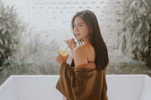5 Seleb cantik ini rela tampil gemuk di film, awas bikin pangling