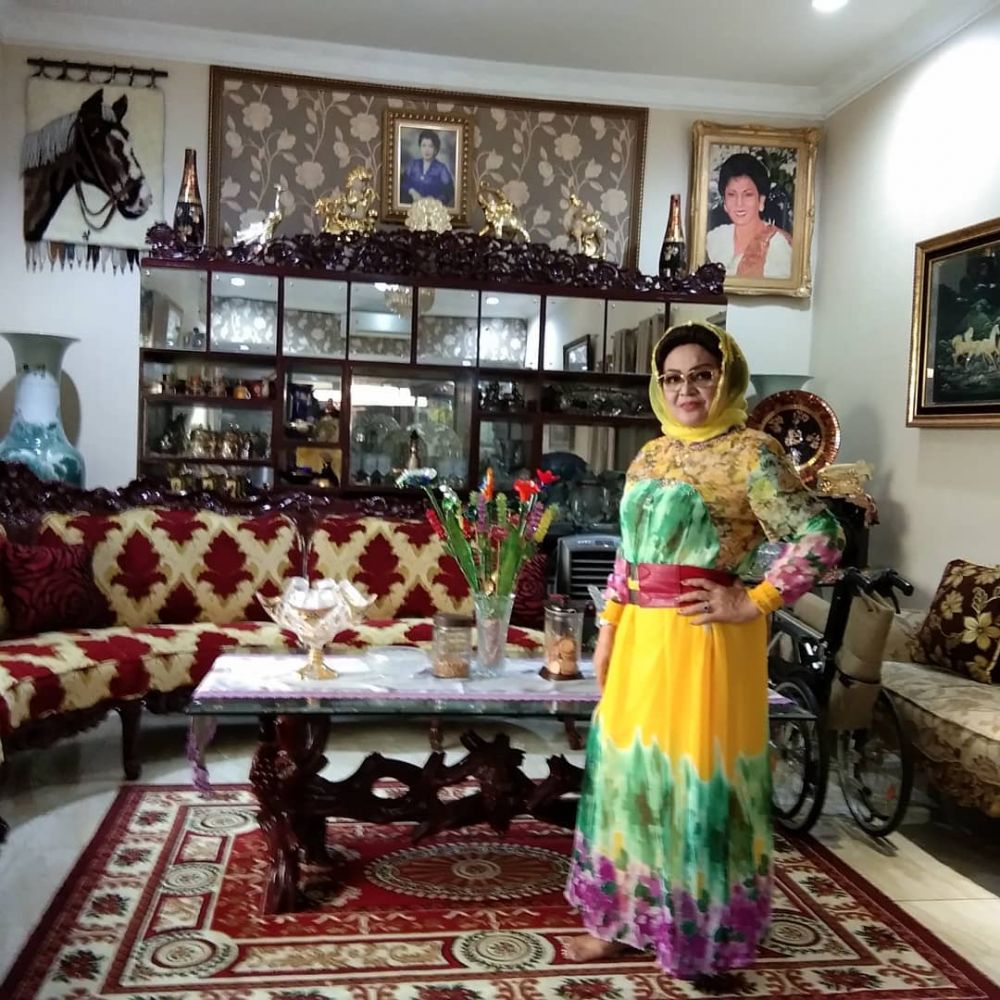 8 Potret terkini gadis sampul di majalah jadul ini bikin pangling