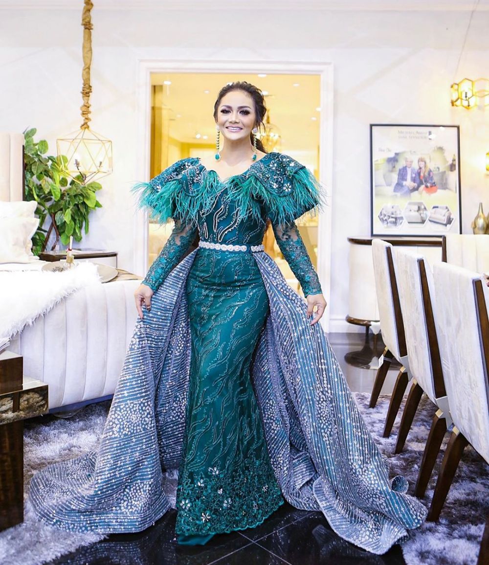 Jokowi minta DPR tunda pengesahan RUU KUHP, ini respons Krisdayanti