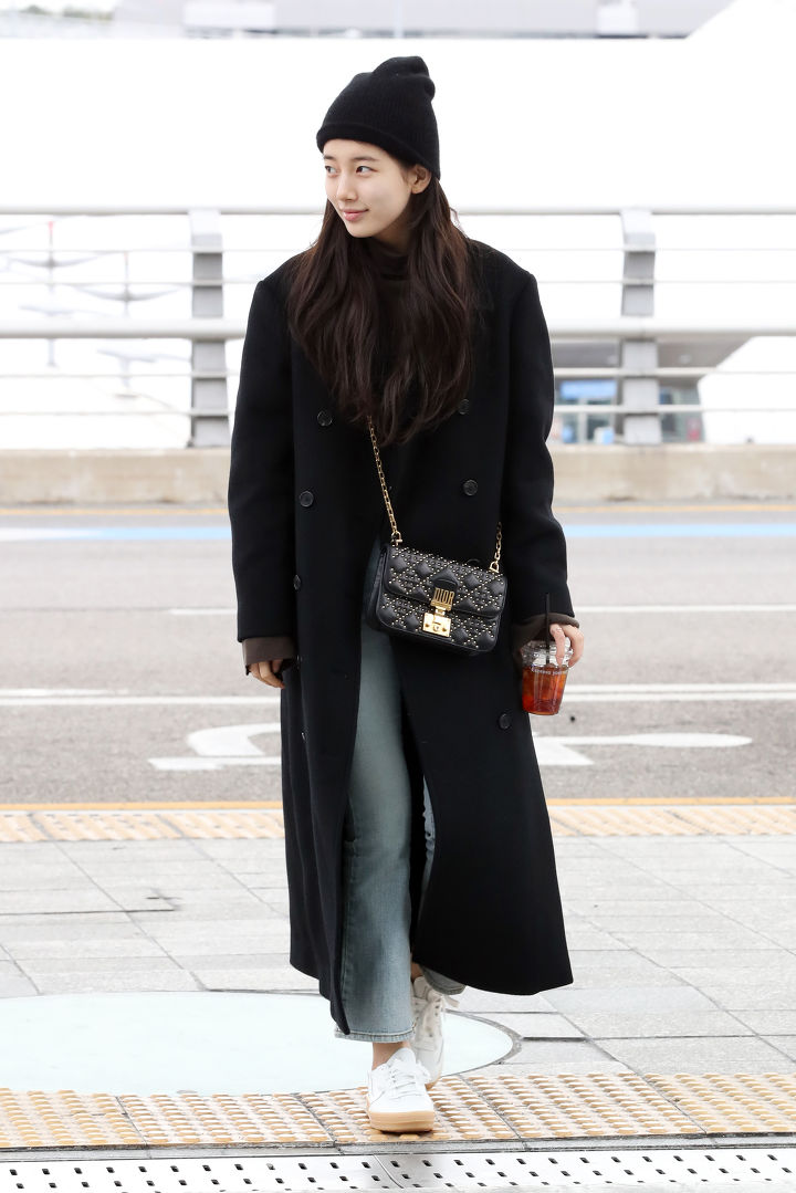 10 Gaya airport fashion Bae Suzy pemeran Vagabond, simpel stylish