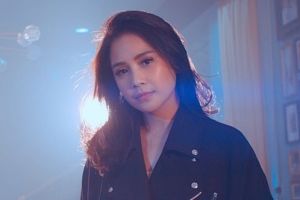 Terlihat simpel, harga kaus oblong Nagita Slavina ini bikin melongo