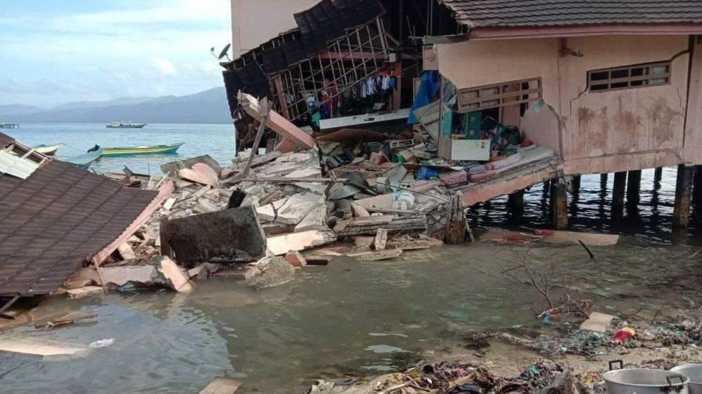 Gempa magnitudo 6,8 guncang Ambon, sejumlah bangunan rusak parah
