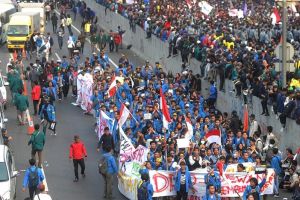 Demo mahasiswa, ini 4 dampaknya terhadap ekonomi Indonesia