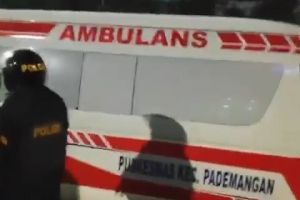 Ini klarifikasi polisi soal tuduhan ambulans bawa batu saat demo rusuh