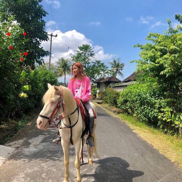 9 Pesona Naima Malinka, putri Nova Eliza yang bertalenta