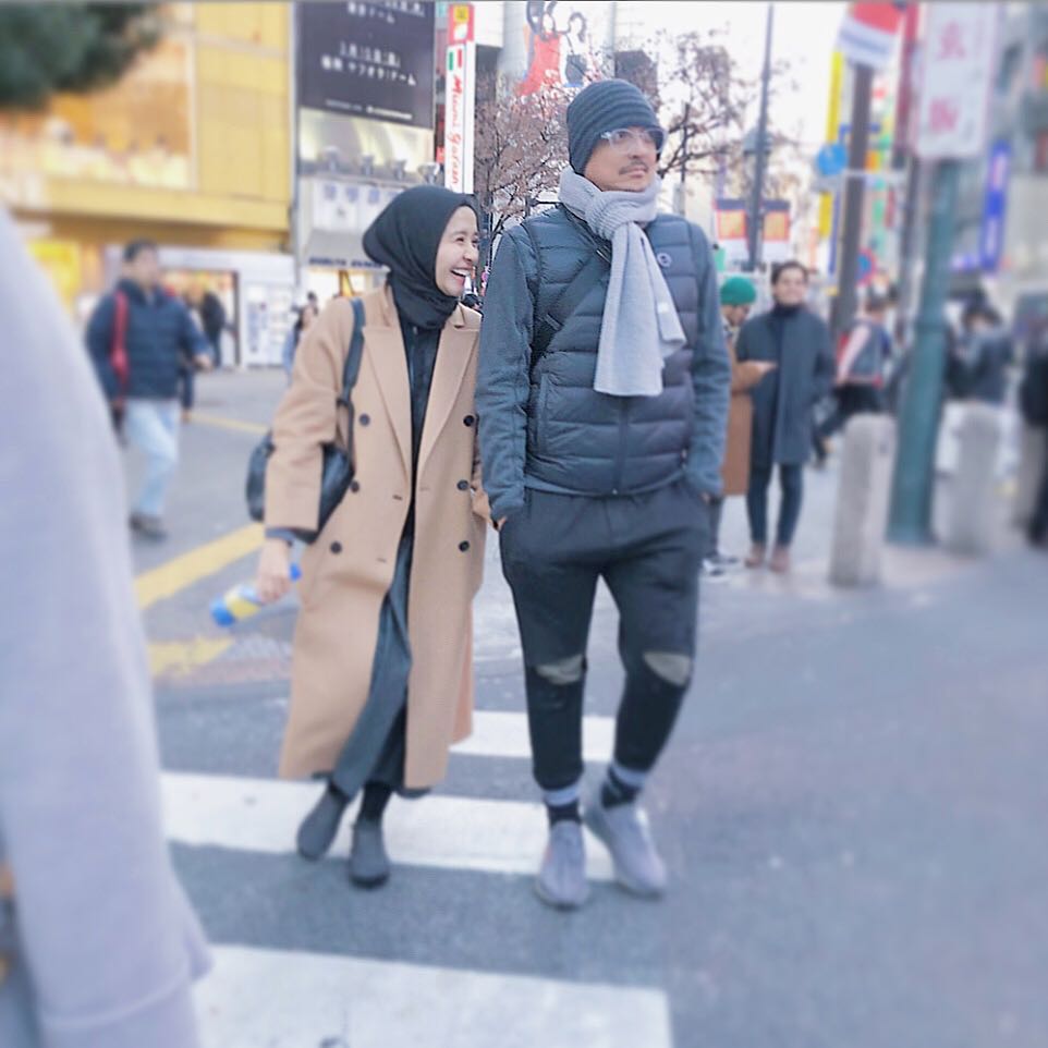 Tak lagi unggah foto, ini 10 momen mesra Laudya Chintya Bella & suami