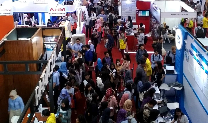 Acara ini cocok buat fresh graduate, banyak peluang kerja dan beasiswa