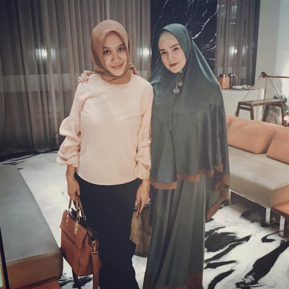 6 Potret buktikan kedekatan Mulan Jameela & istri mantan suami